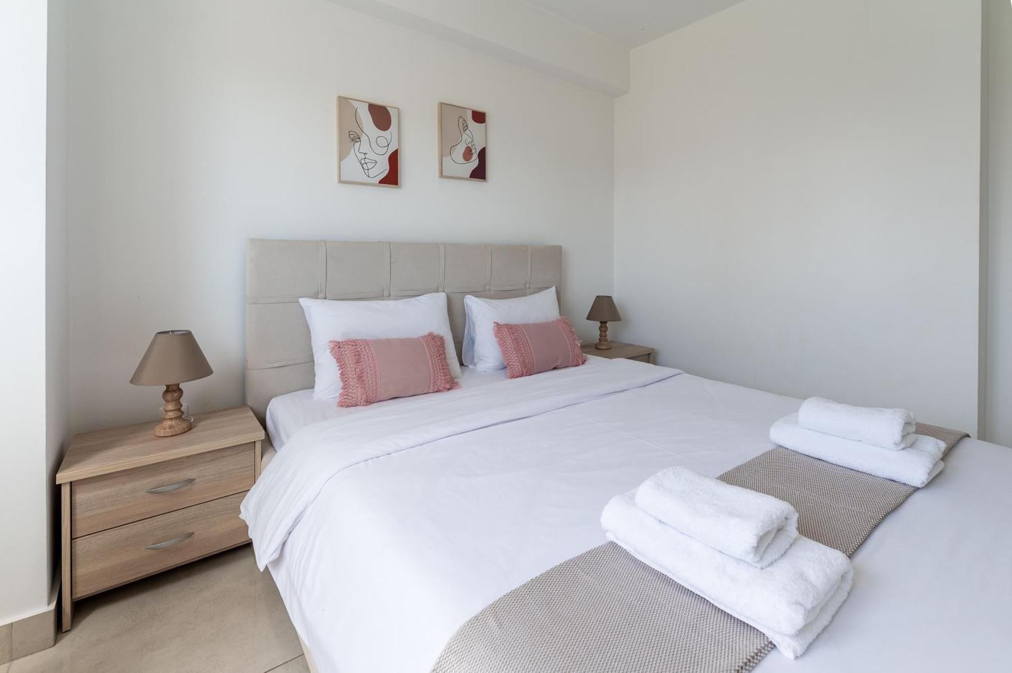 Modern Spacious Apartment Located In 피레아스 외부 사진