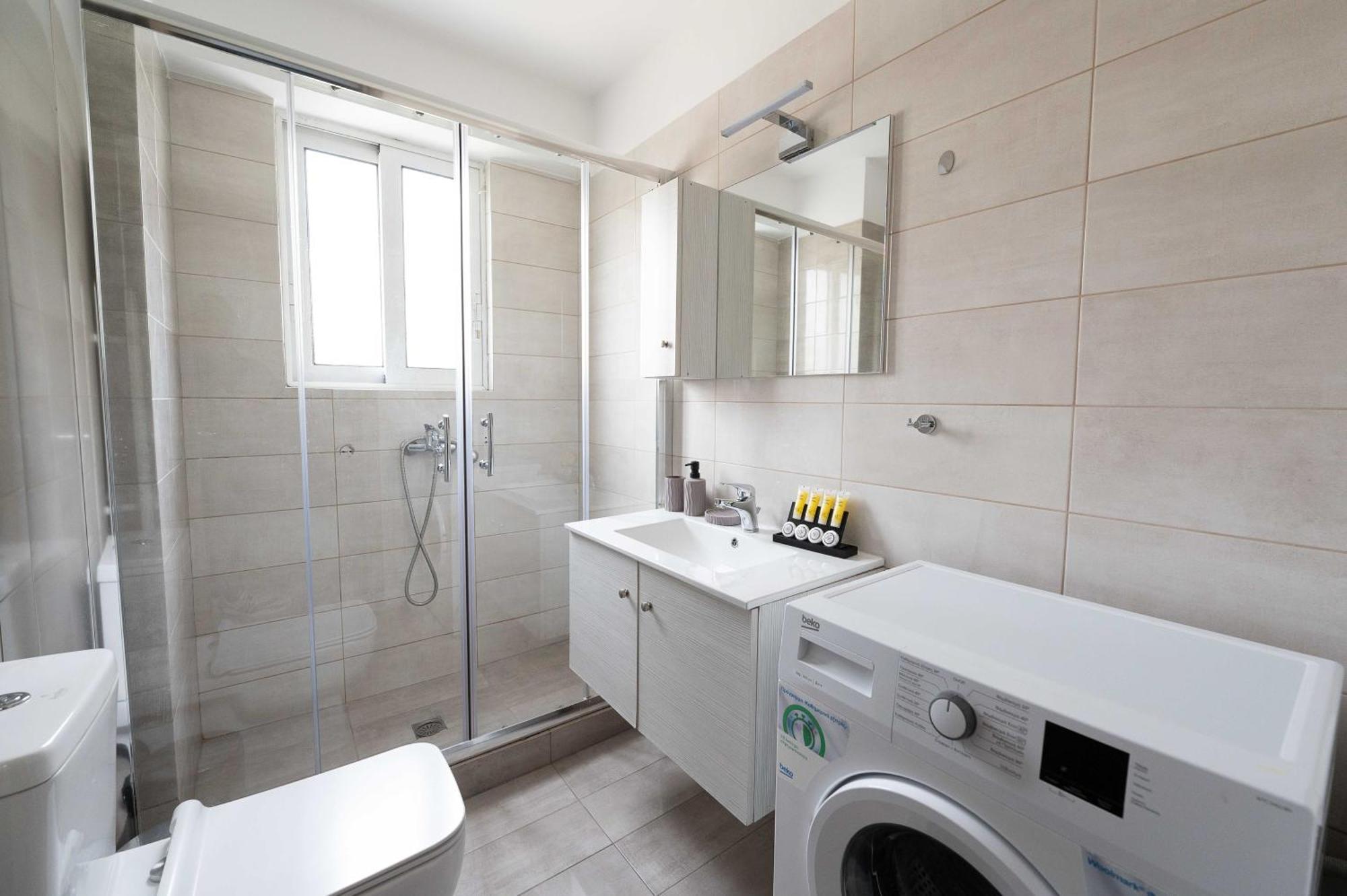 Modern Spacious Apartment Located In 피레아스 외부 사진